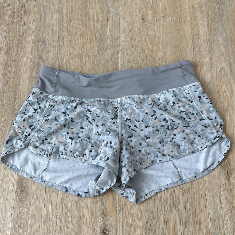 Lululemon Speed Up shorts- size 6